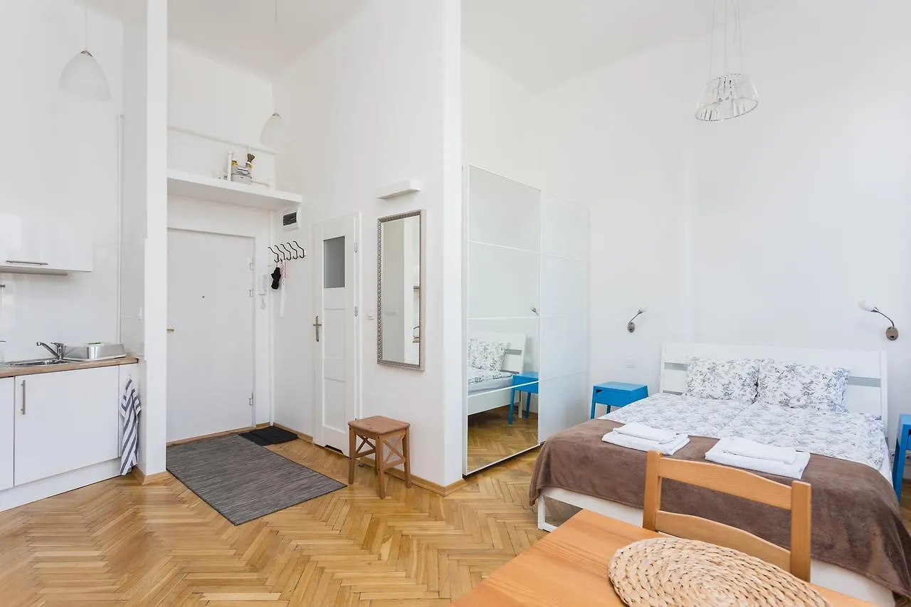 ורשה Latte Apartment