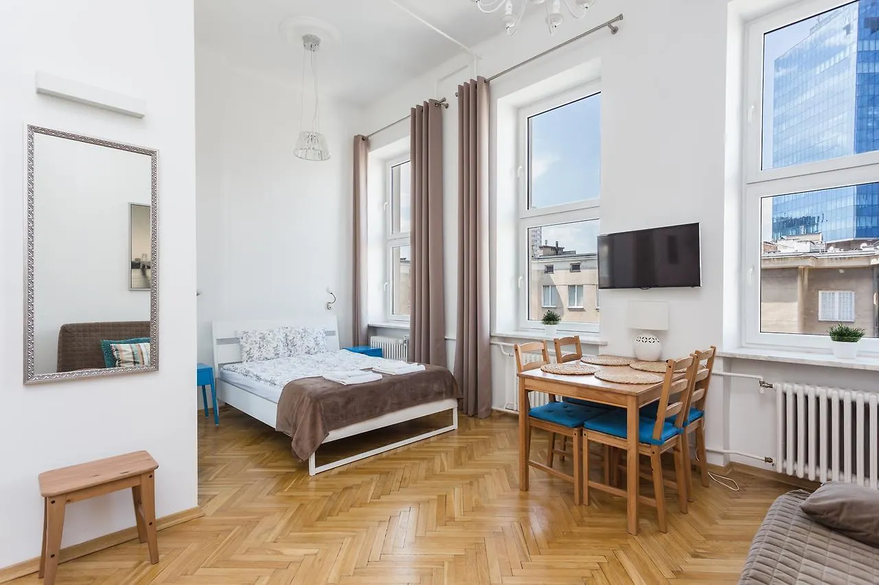 ורשה Latte Apartment